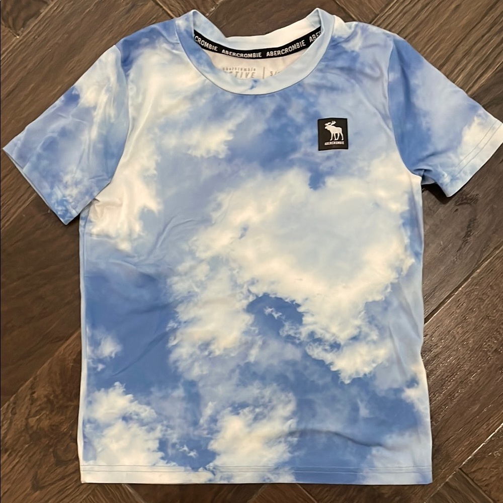 Abercrombie & Fitch Blue and White Cloud Tee